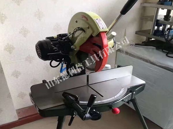 手動鋁合金轉(zhuǎn)盤切割鋸、切割機、斷橋鋁門窗加工設(shè)備